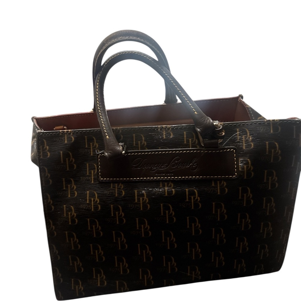 Dooney & Bourke Brown Leather Tote Bag with Structured Design